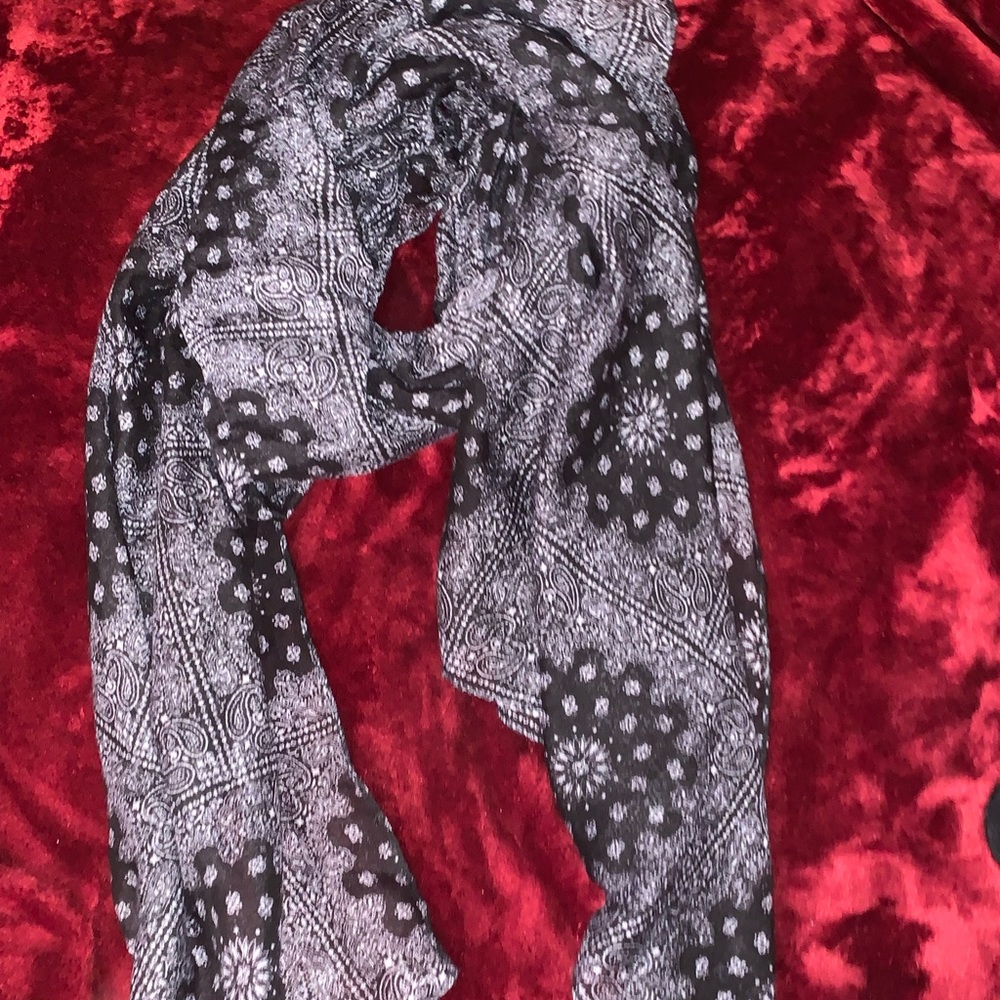 Long pattern scarf